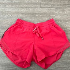 Lulu Lemon Hotty Hot Low-Rise Lined Short 2.5"